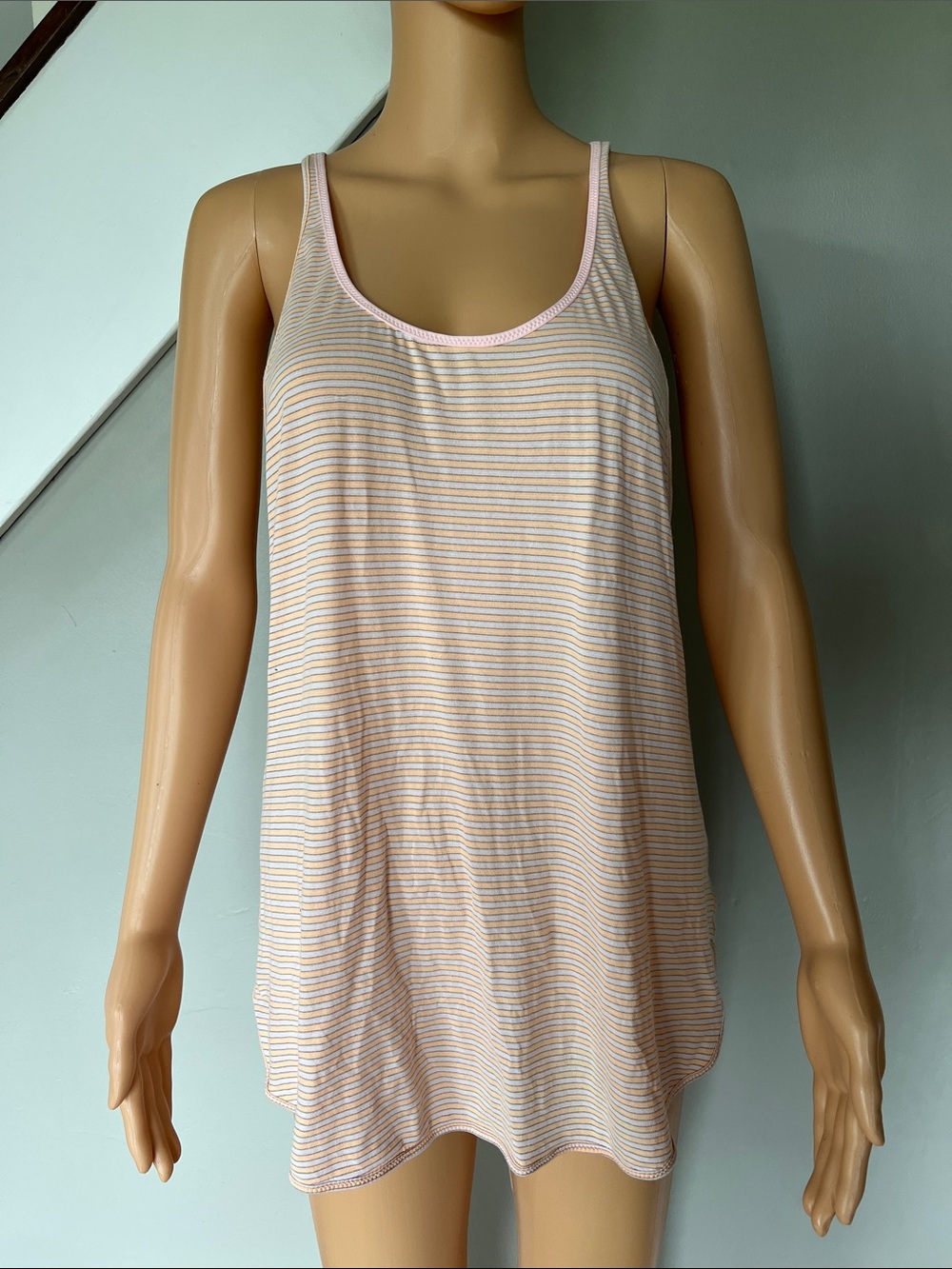 Lululemon Women’s Striped Scoop Neck Tank Top